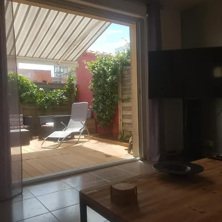 Apartment Joli 50 M2 Classe 3 Etoiles Avec Terrasse Et Jardin *