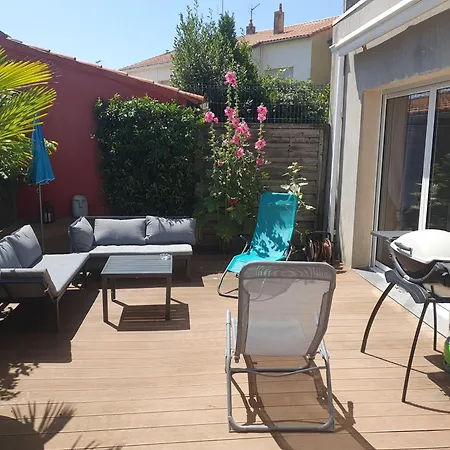 Joli 50 M2 Classé 3 Etoiles Avec Terrasse Et Jardin