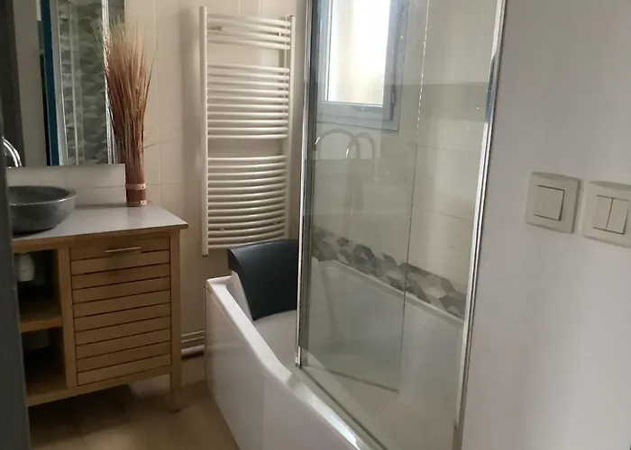 Daire Joli 50 M2 Classe 3 Etoiles Avec Terrasse Et Jardin